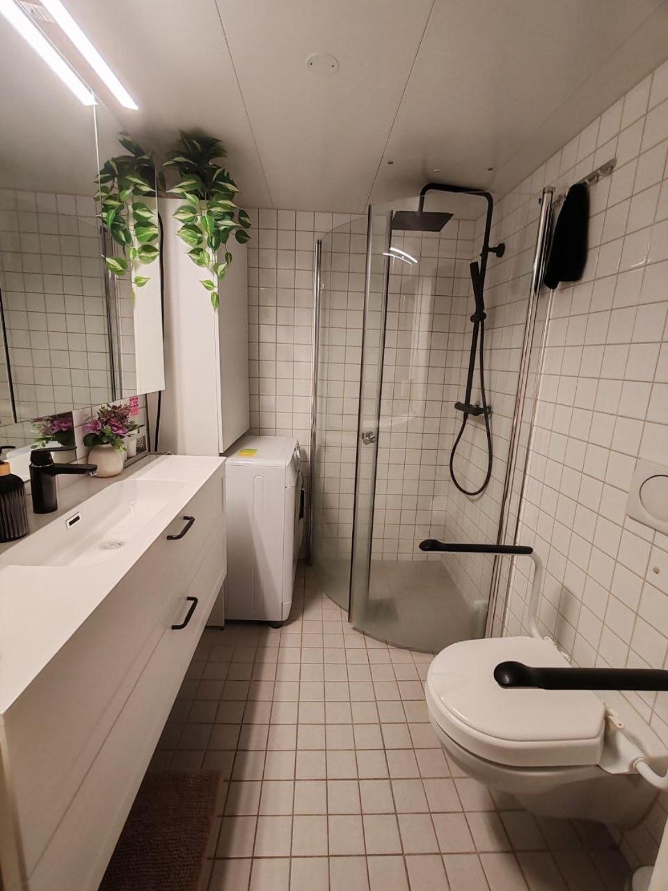 Central And Cozy Next To Oslo S Экстерьер фото